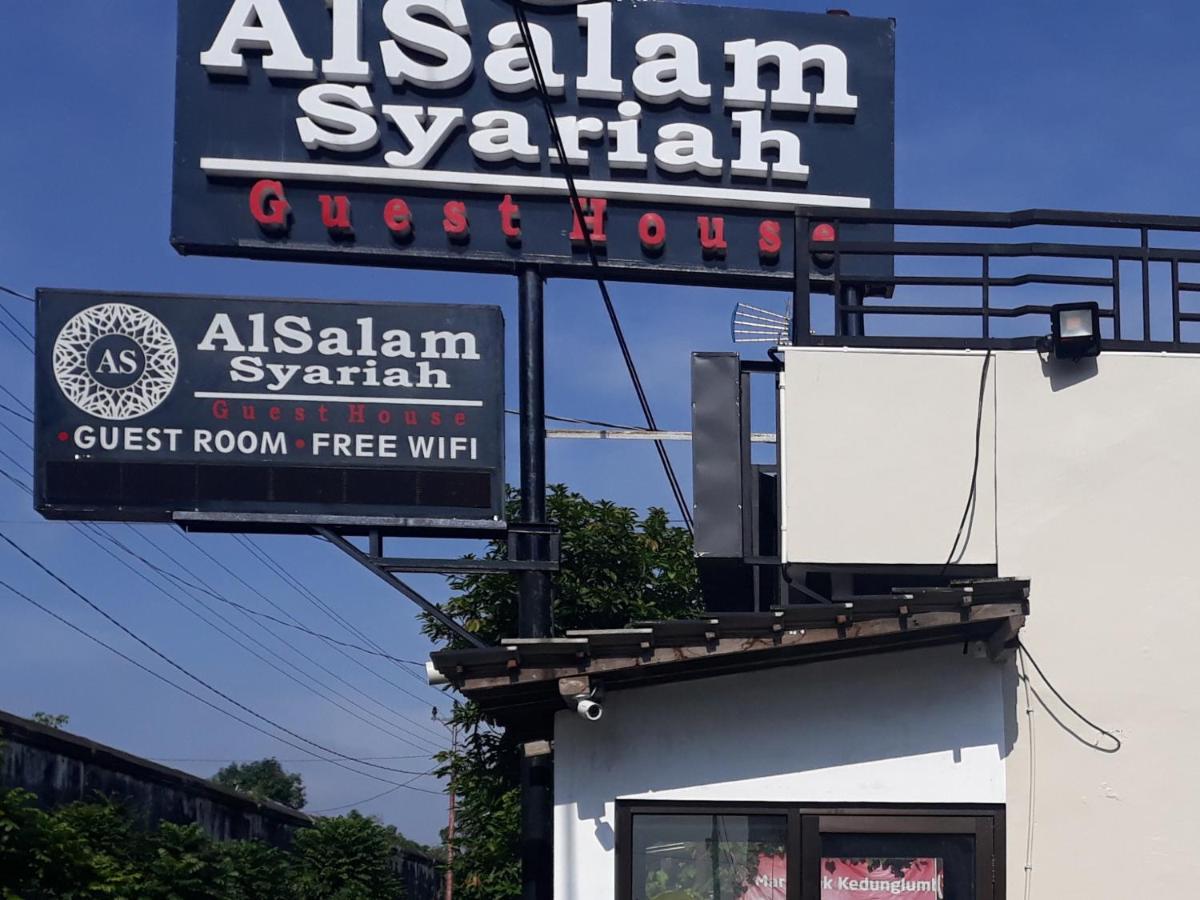 Alsalam Syariah Guesthouse Solo Exterior foto