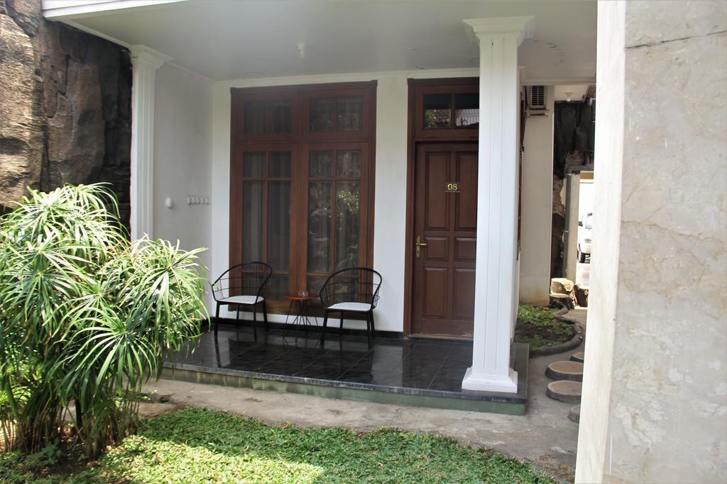 Alsalam Syariah Guesthouse Solo Exterior foto